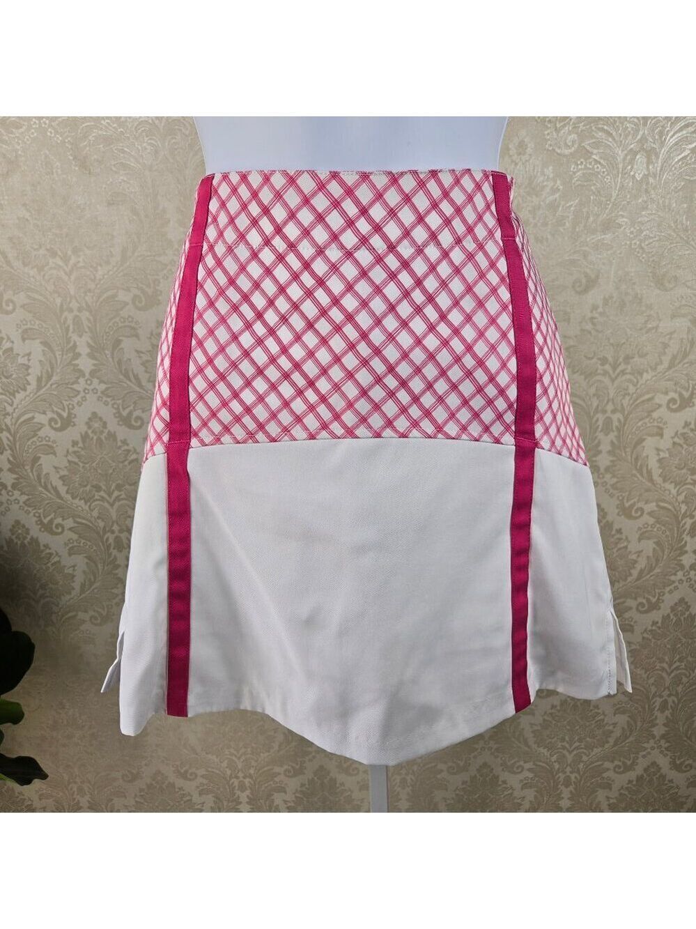 Lady Hagen Size 2 Pink White Pattern Skort Back Pocket Hidden Side Zip Vents